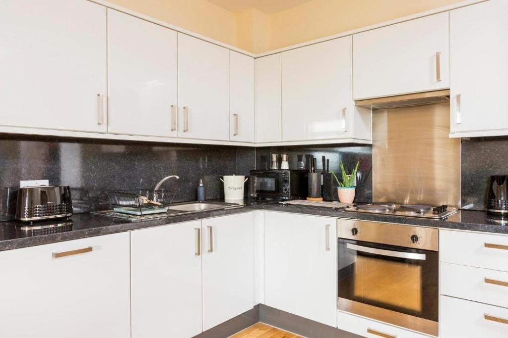 Panorama Apartments By Mesh Accommodation Short & Long Term Lets Ashford For Contractors Or Corporate Stays Екстериор снимка